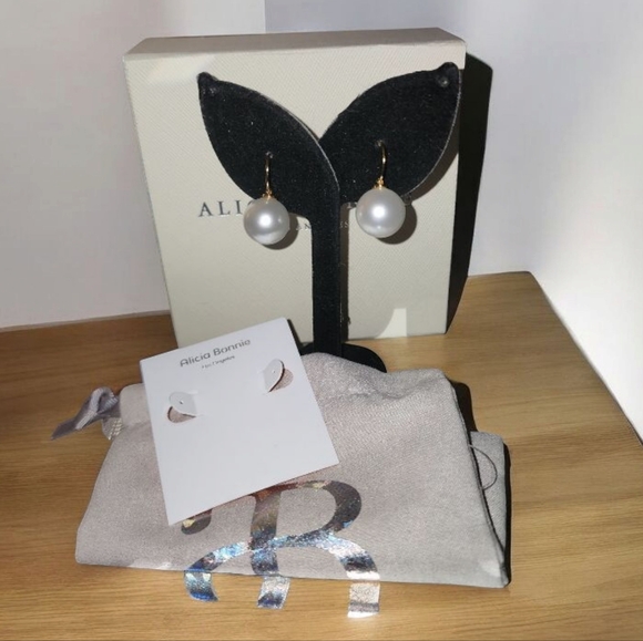 ALICIA BONNIE EARRINGS - Picture 1 of 4